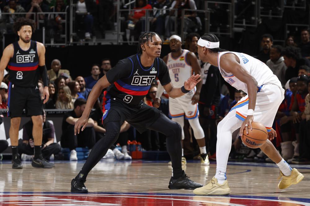 也凸显了她 也凸显了她